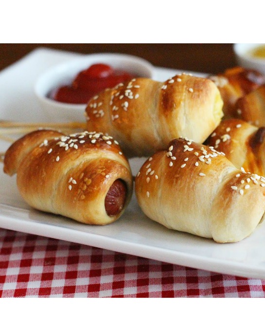 89096-hot-dog-on-stick.jpg