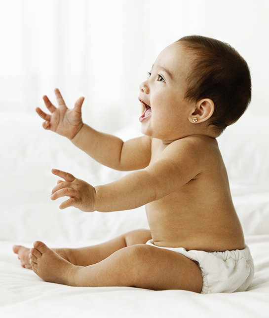89850-mom_baby-development-games_06_scarves_getty_463246253.jpg