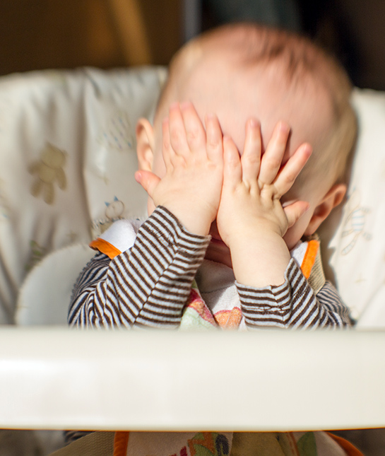 89851-mom_baby-development-games_05_peekaboo_getty_144170979.jpg