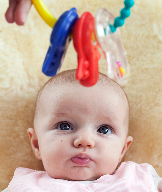 89852-mom_baby-development-games_01_rattle_getty_131988545.jpg 89852-mom_baby-development-games_01_rattle_getty_131988545.jpg