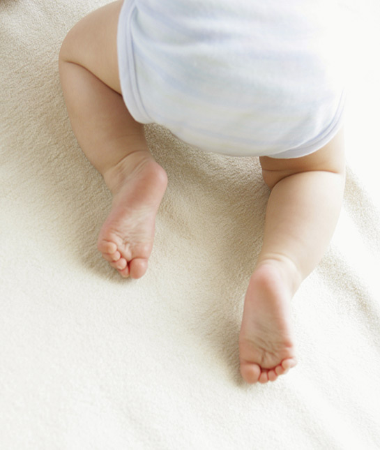 90127-4-baby-crawling.jpg