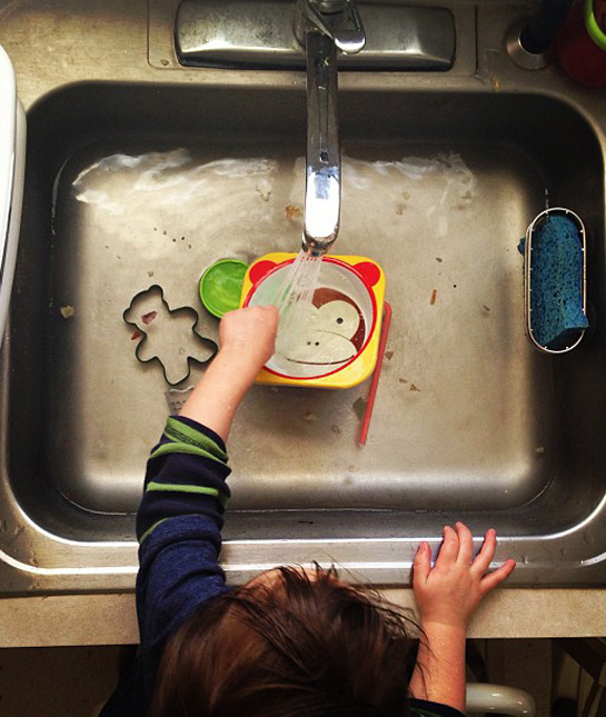 91318-clean-dishes-burn-calorie.jpg