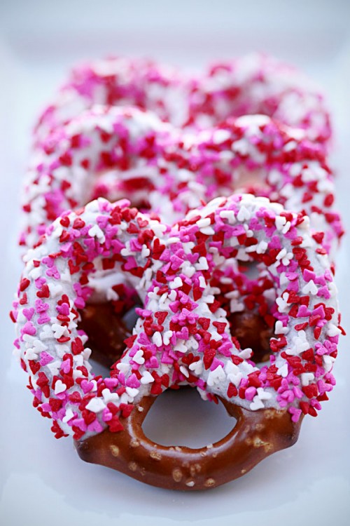91511-chocolate-dipped-pretzels.jpg