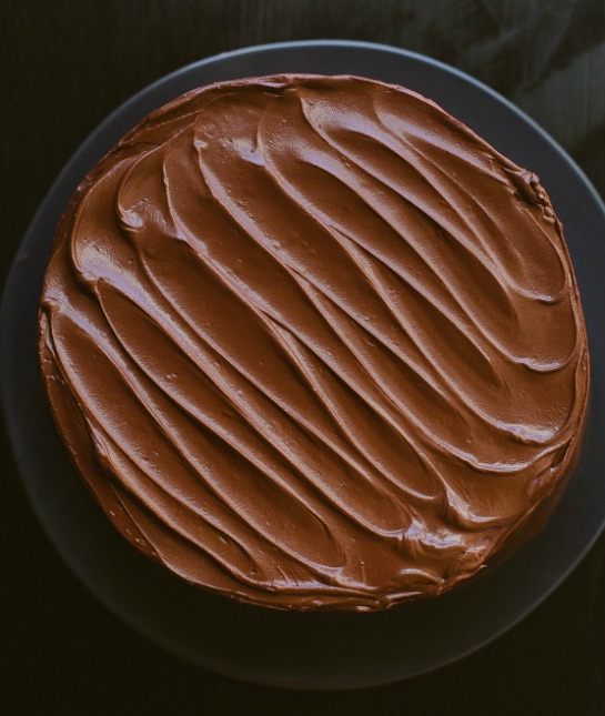 91634-chocolate-cake-bittersweet-frosting.jpg