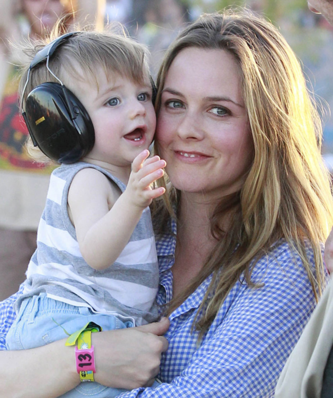 9415-alicia-silverstone-ffn-04.jpg