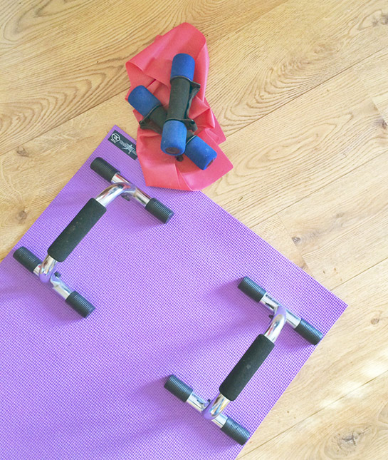94487-mom_morning-essentials_03_exercise_twenty20_79b0062e-7e45.jpg