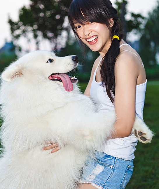 94629-happy-dog-and-woman.jpg