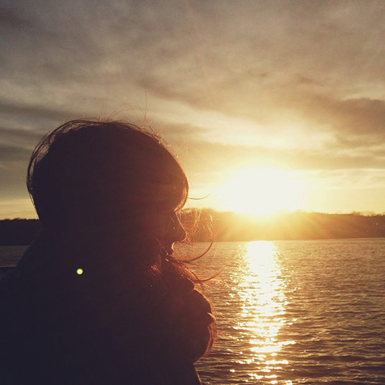 96581-5-woman-sunset.jpg
