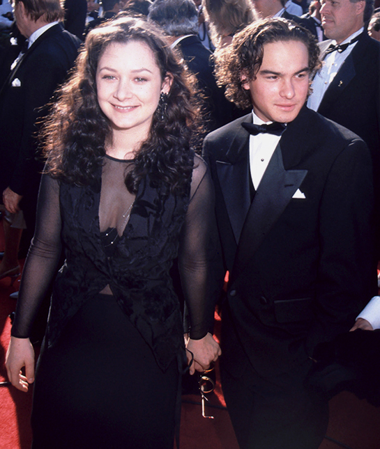 98110-sara-gilber-johnny-galecki.jpg