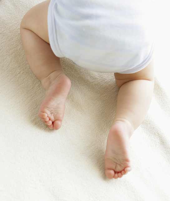 98879-3-crawling-to-cousin.jpg 98879-3-crawling-to-cousin.jpg