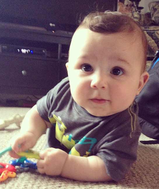 98883-1-crawling-to-toy.jpg 98883-1-crawling-to-toy.jpg
