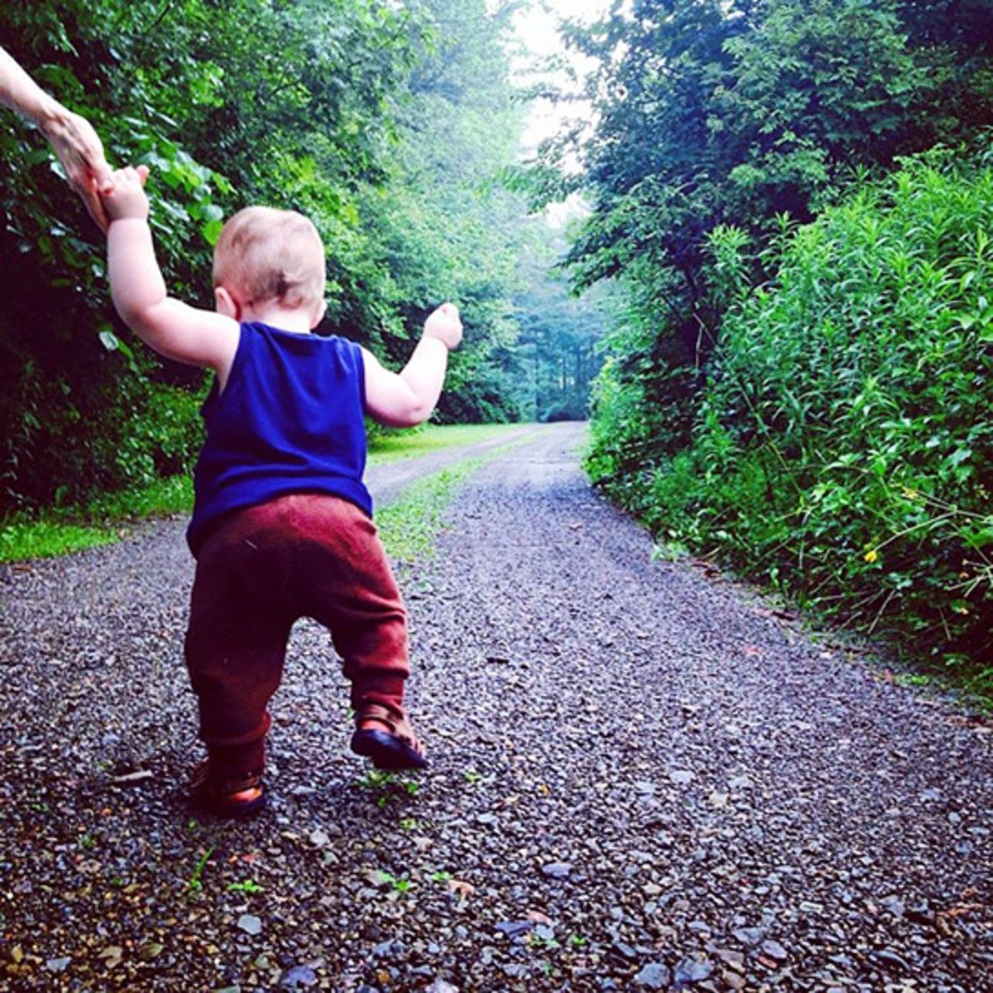 99233-0-baby-walking-outside.jpg