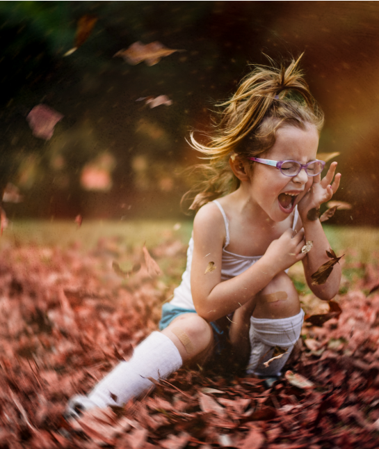 99669-girl-leaves.png