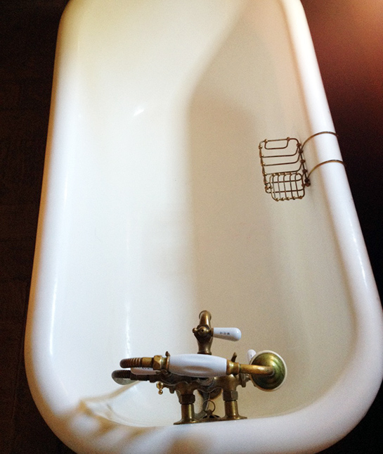 99954-mom_time-saving-cleaning-tips_02_sit_twenty20_7ff69104-f17.jpg