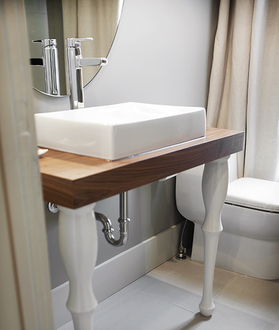 99955-mom_time-saving-cleaning-tips_03_toilettricks_getty_183833.jpg