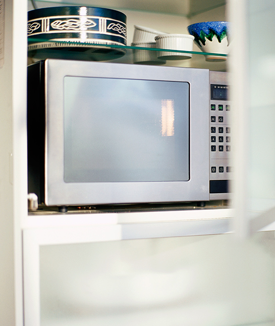 99960-mom_time-saving-cleaning-tips_07_microwave_getty_79089731.jpg