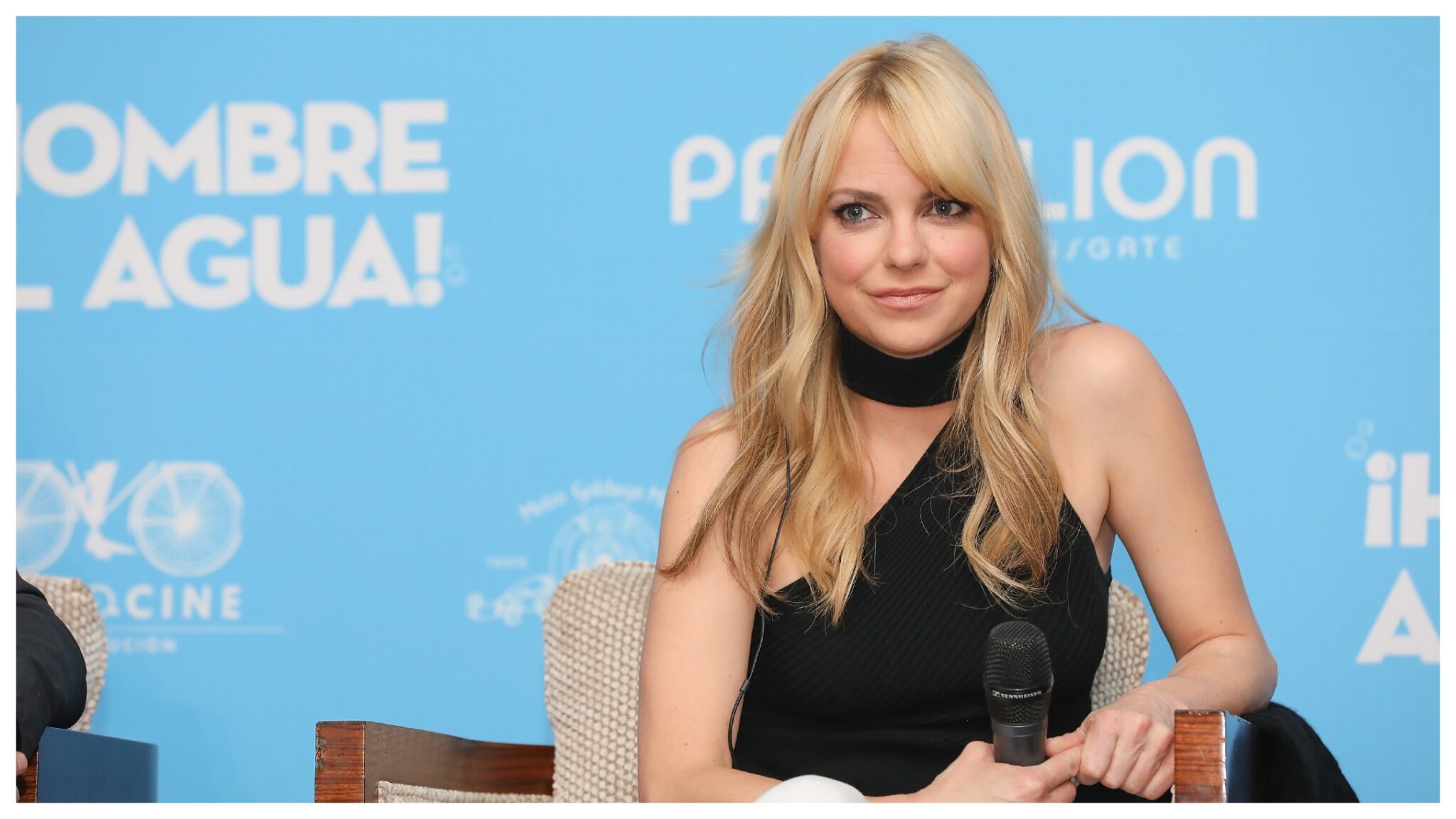 Anna Faris 'Mortified' Stepkids With OvertheTop Bonding Attempts(01)