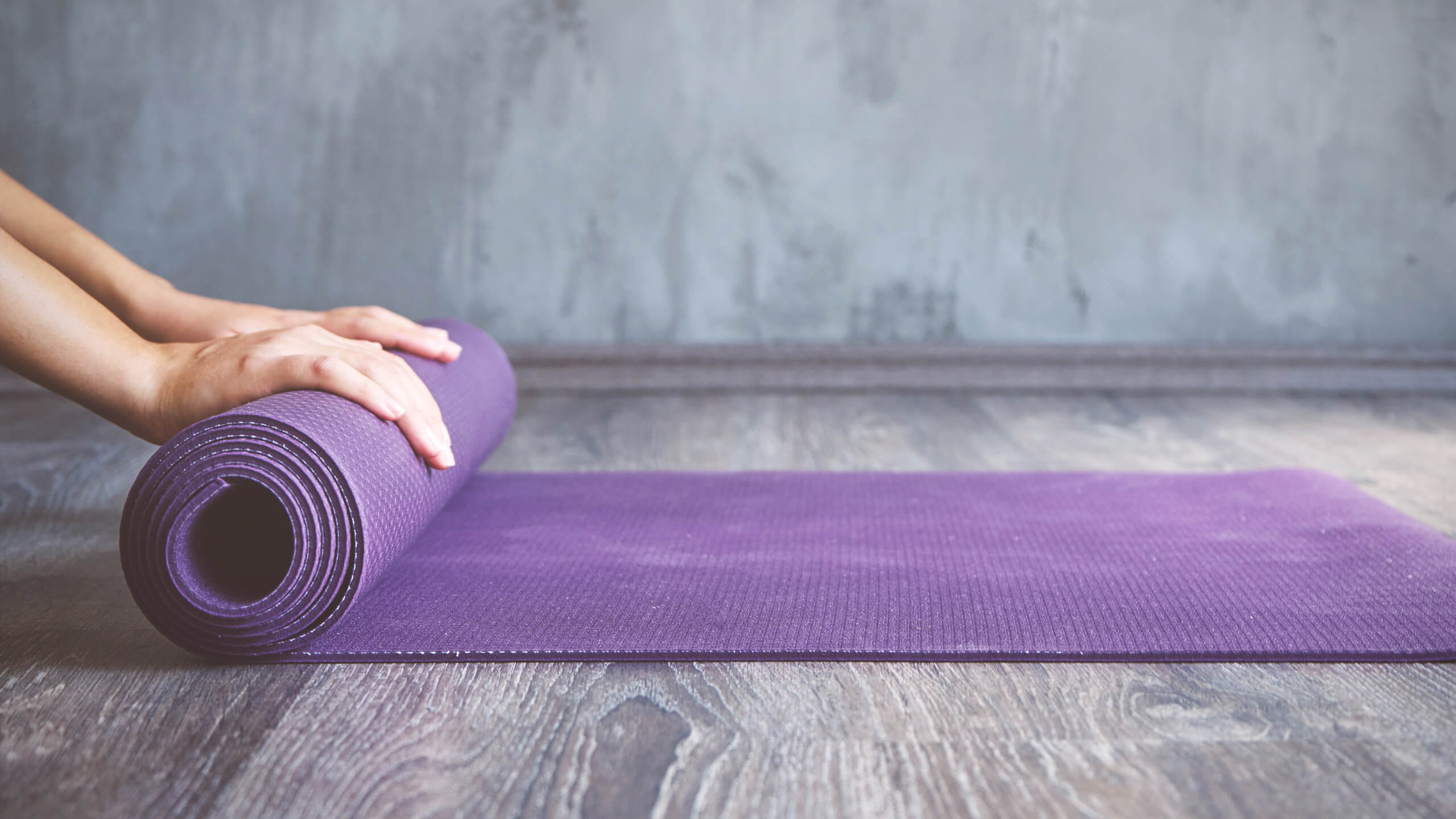 Best-yoga-mats-header SianStock-Adobe