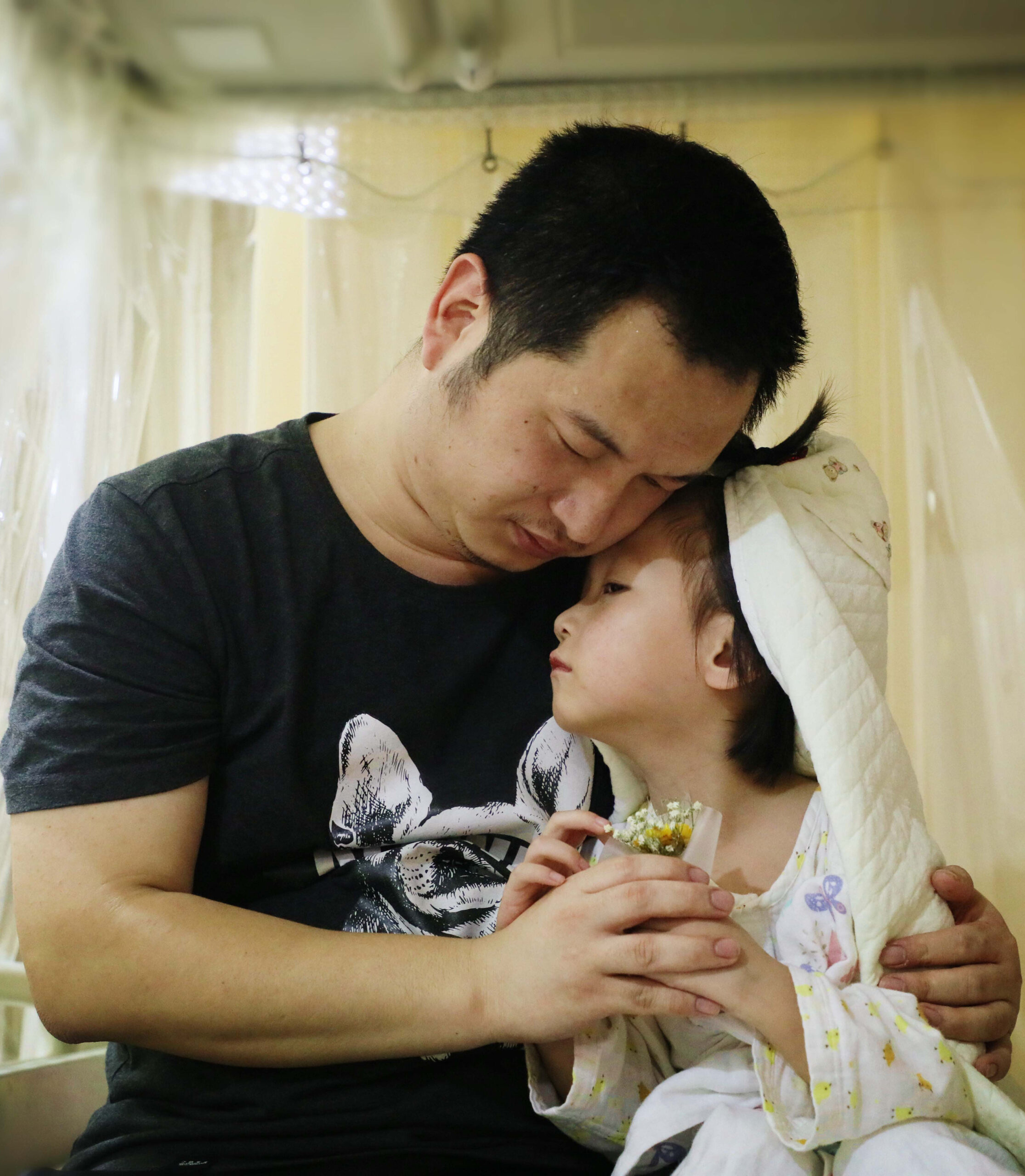 4-year-old Acute Lymphoblastic Leukemia Patient Has Pretend Wedding Ceremony At Hospital In Beijing