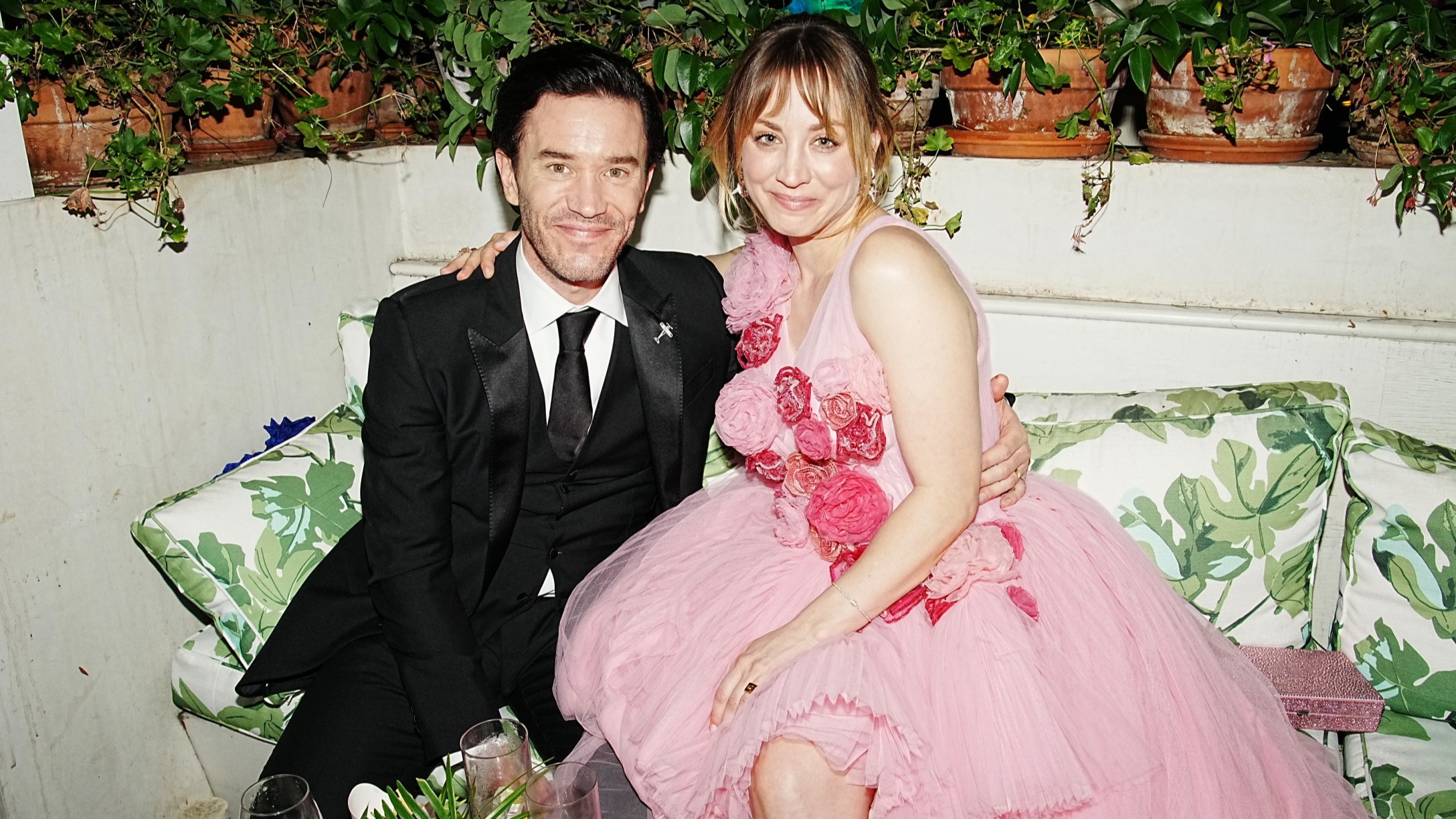 Tom Pelphrey and Kaley Cuoco