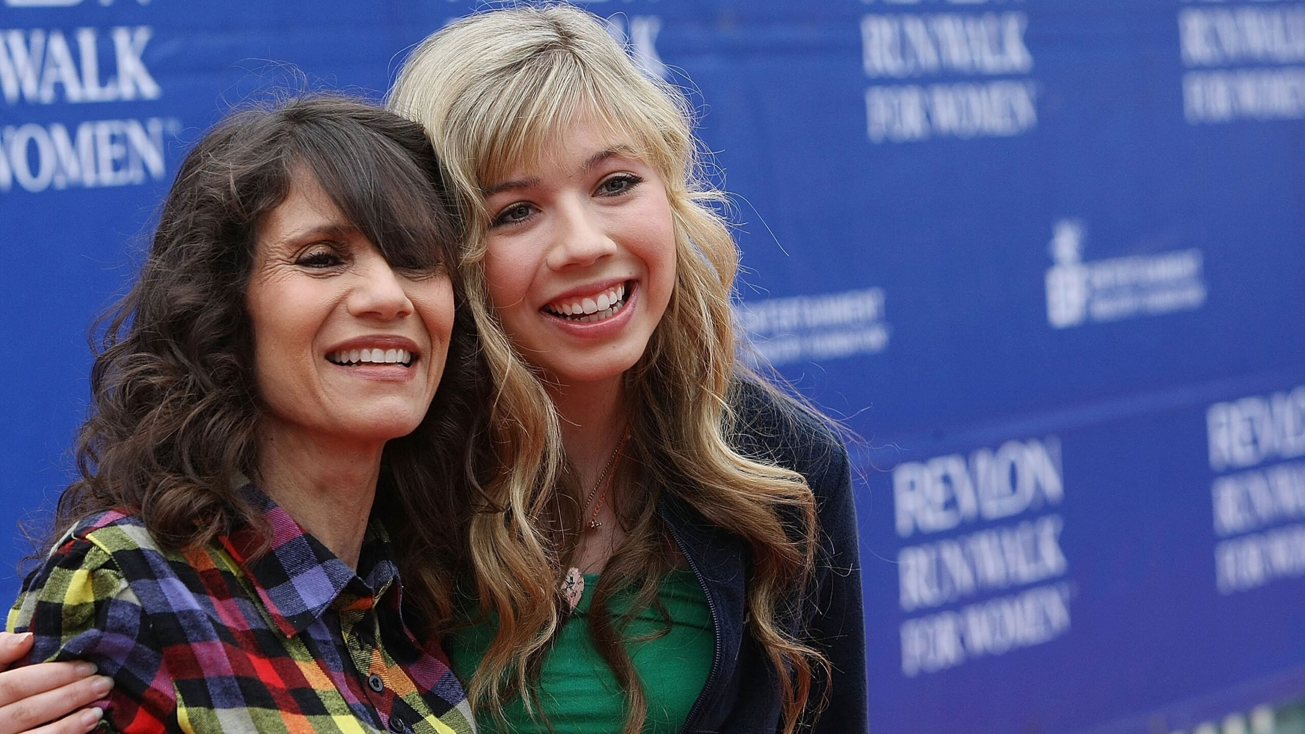 Jennette McCurdy and her mom