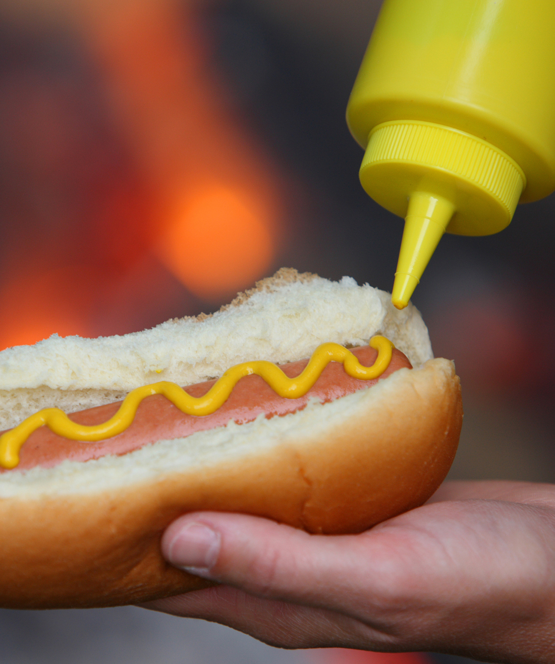 Pregnancy_Eating_hot_dog.jpg