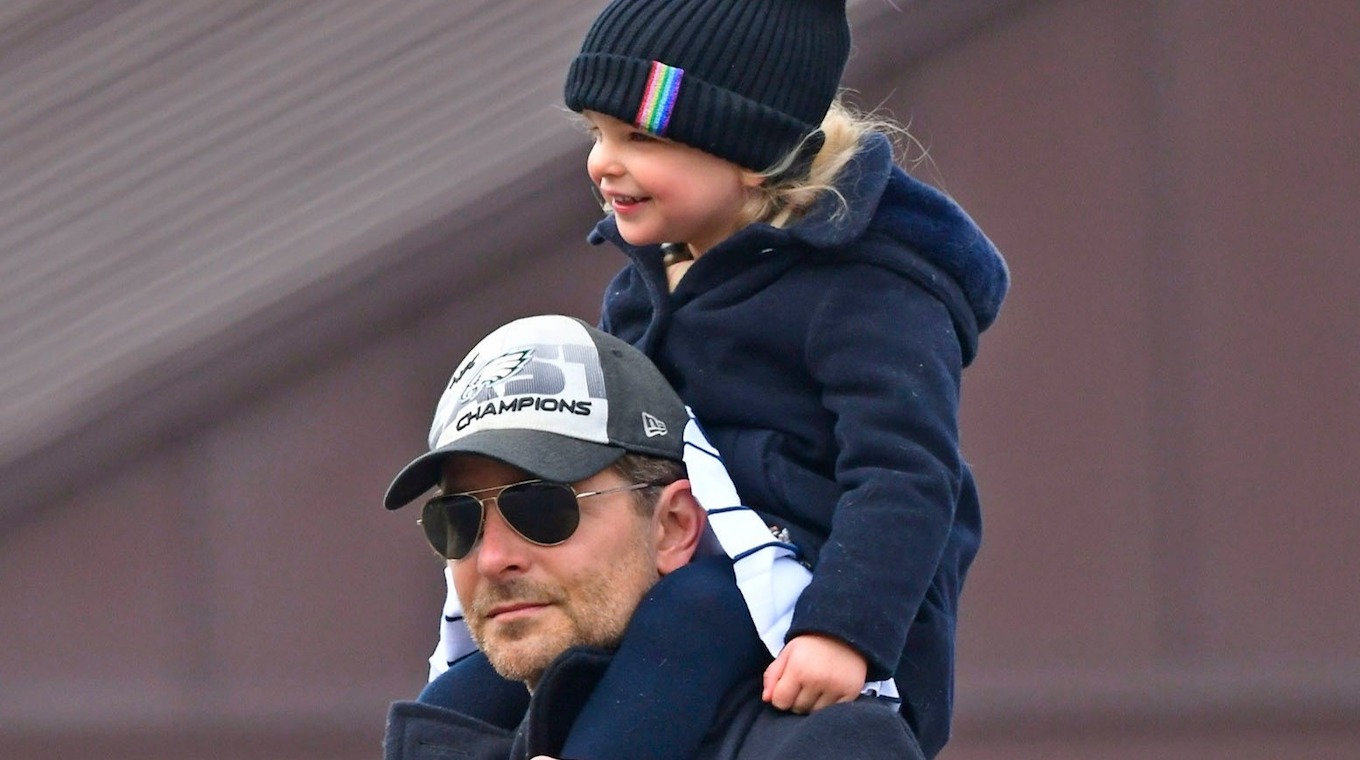 Bradley Cooper Carries Daughter Lea Cooper On His Shoulders In New York City