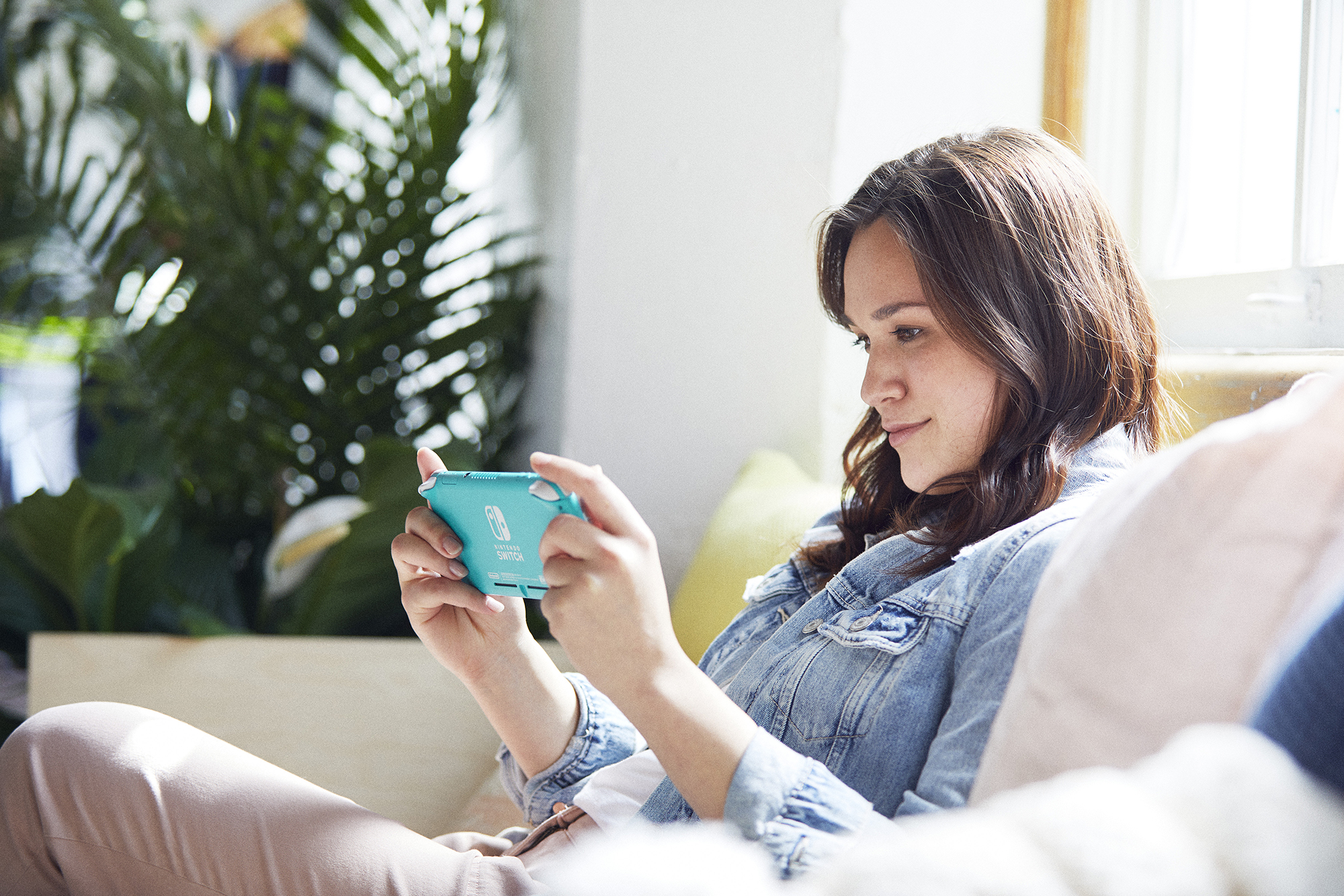 Switch-Lifestyle-Female.jpg