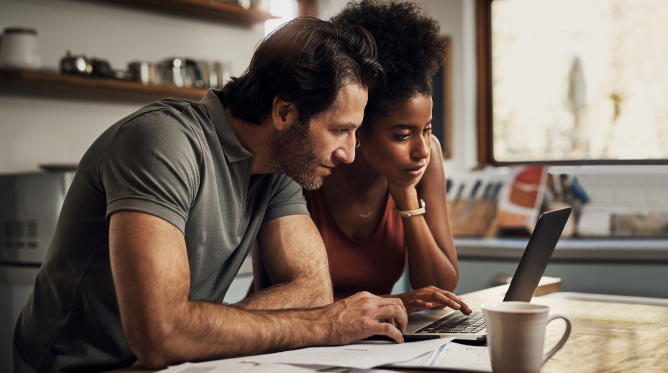 couple-laptop-istock.png