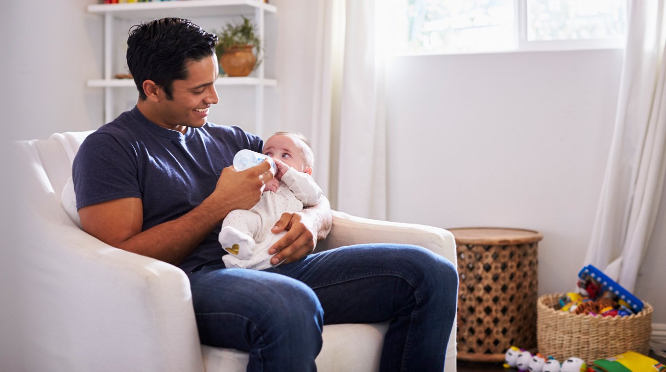 feeding_a_newborn_3.jpg