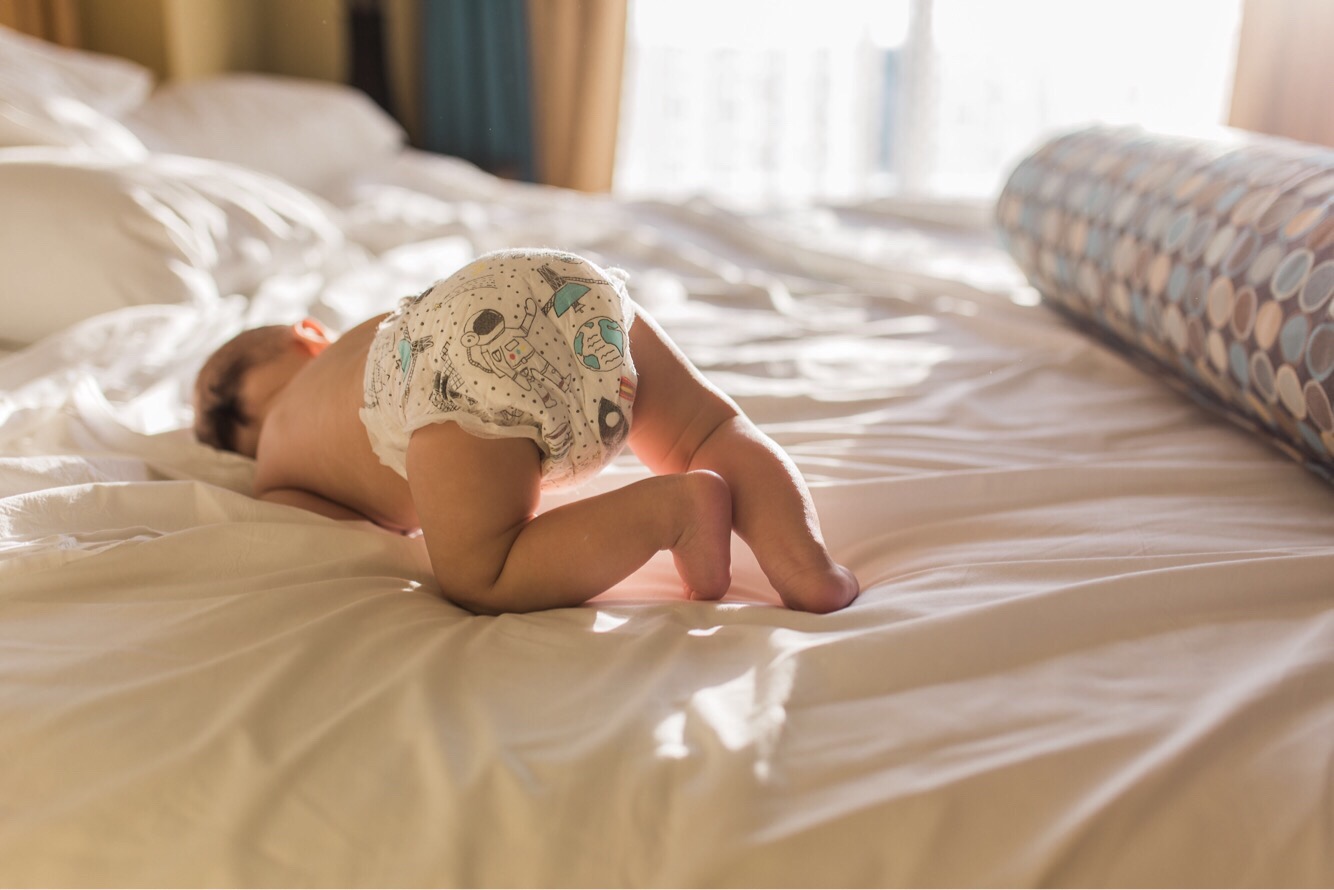 baby rolling bed