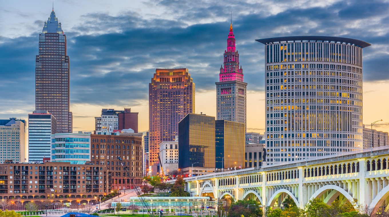 Cleveland, Ohio, USA downtown city skyline on the Cuyahoga River