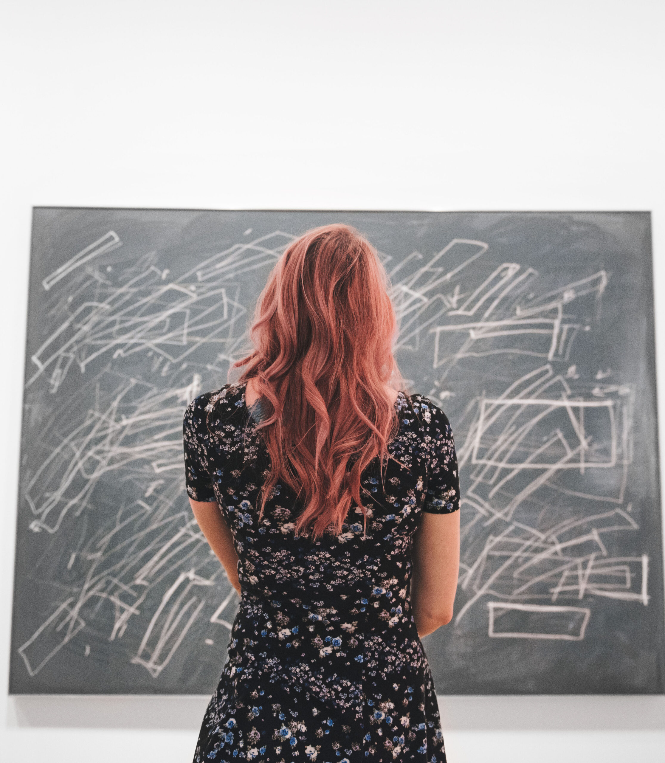 girl-looking-at-art-on-wall_t20_jX7Obk.jpg