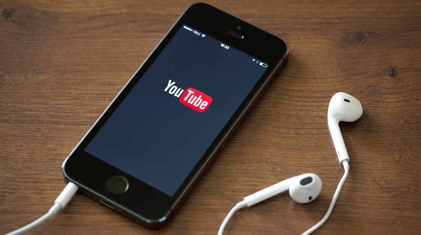 YouTube application on Apple iPhone 5S