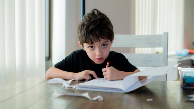 homeschooling-kid-writing-with-a-crayon t20 dxJ3Bo