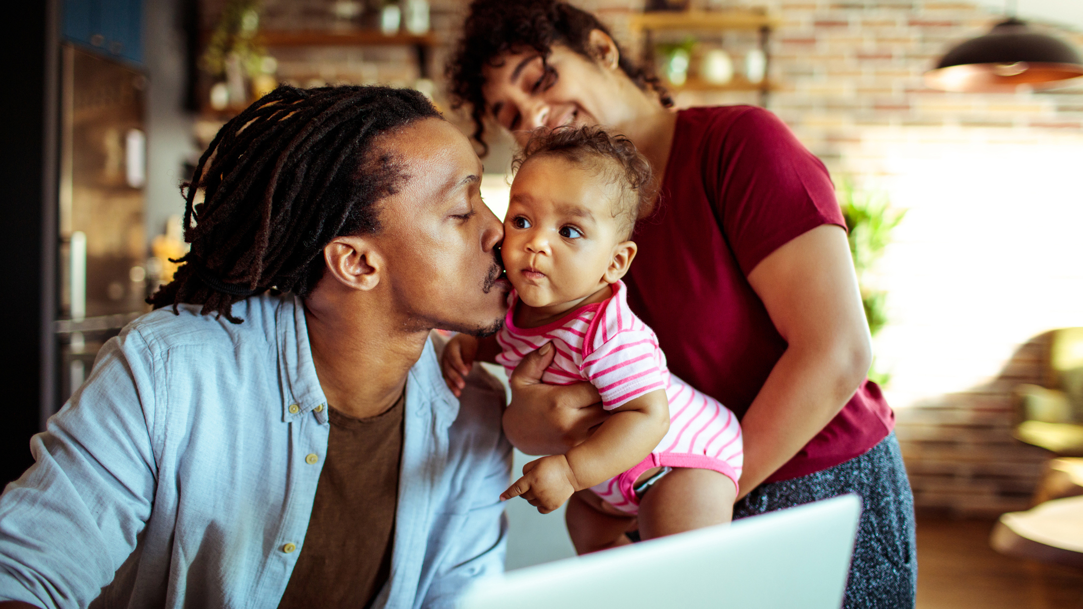 how to keep relationship strong after having a baby