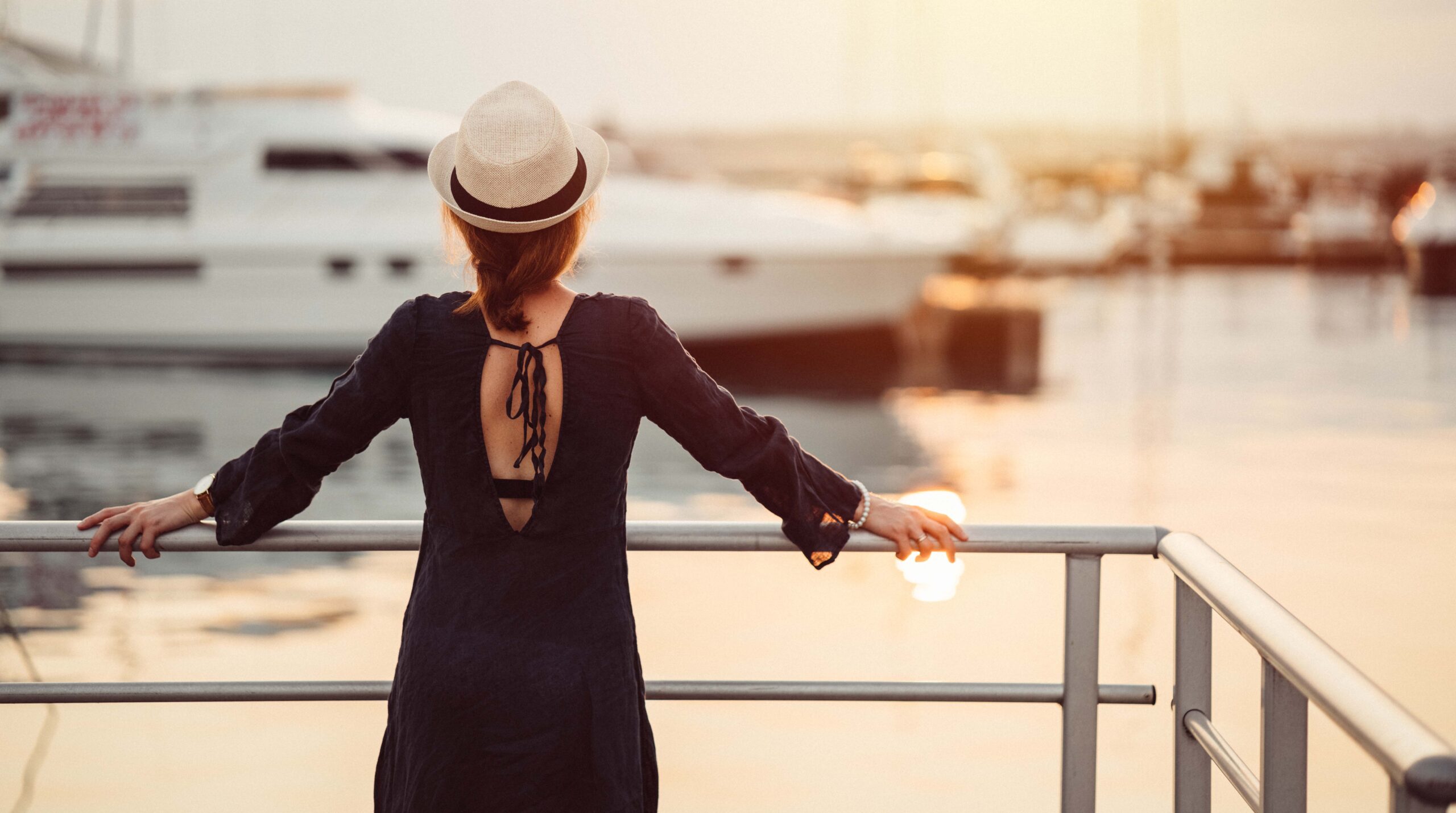 Tourist woman ready for cruise