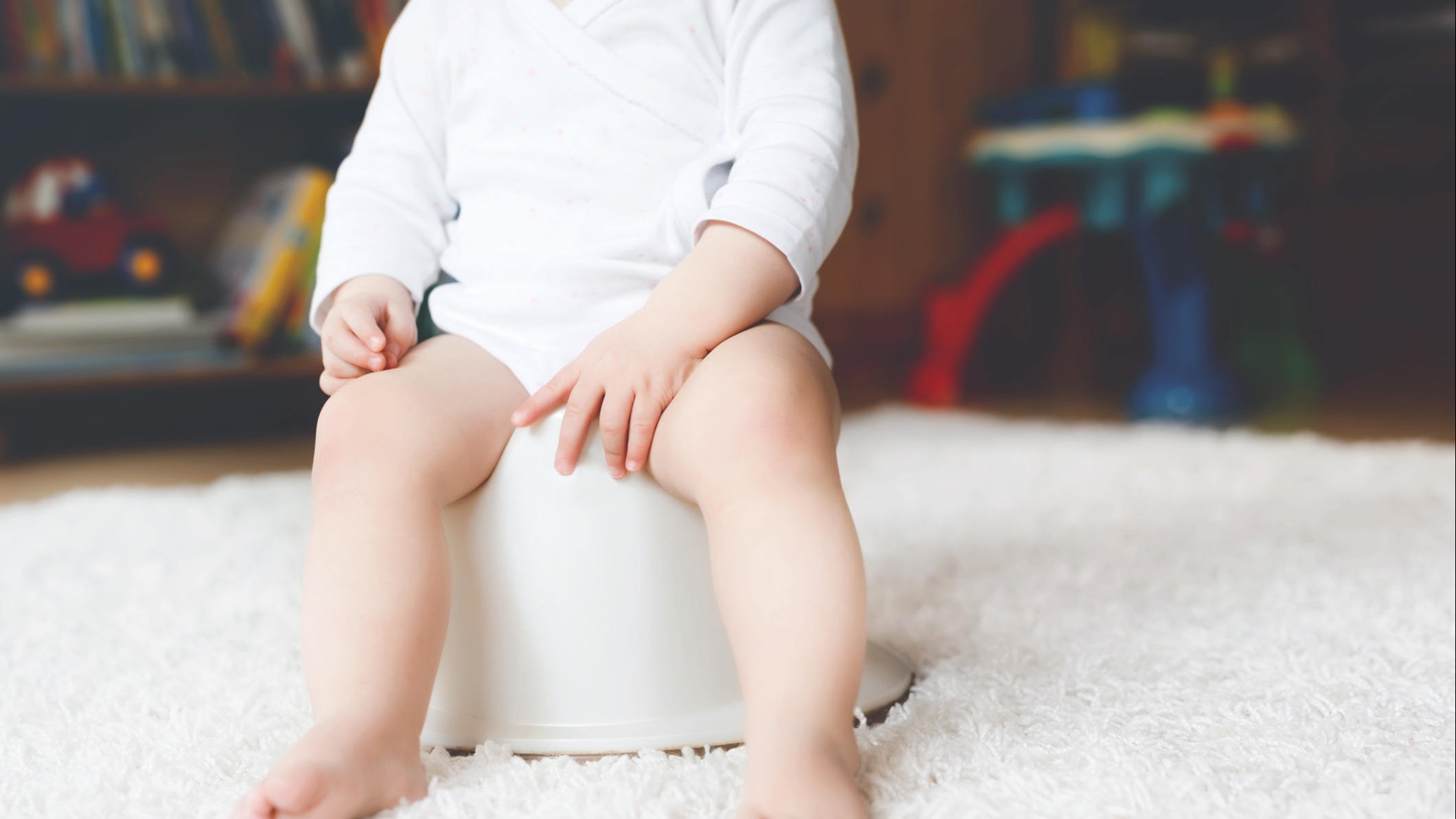 A kid potty taining