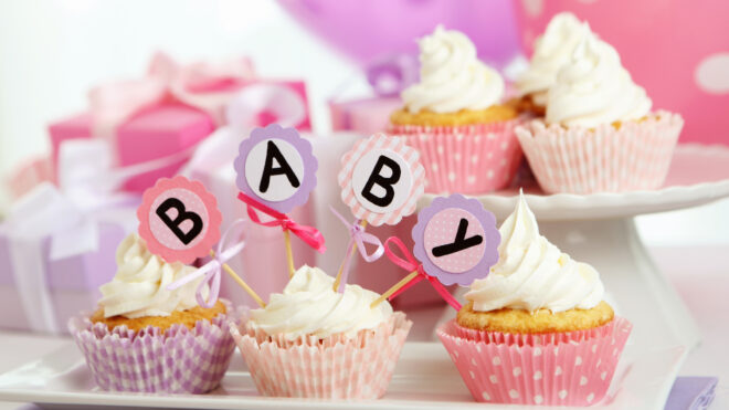 baby shower cupcakes