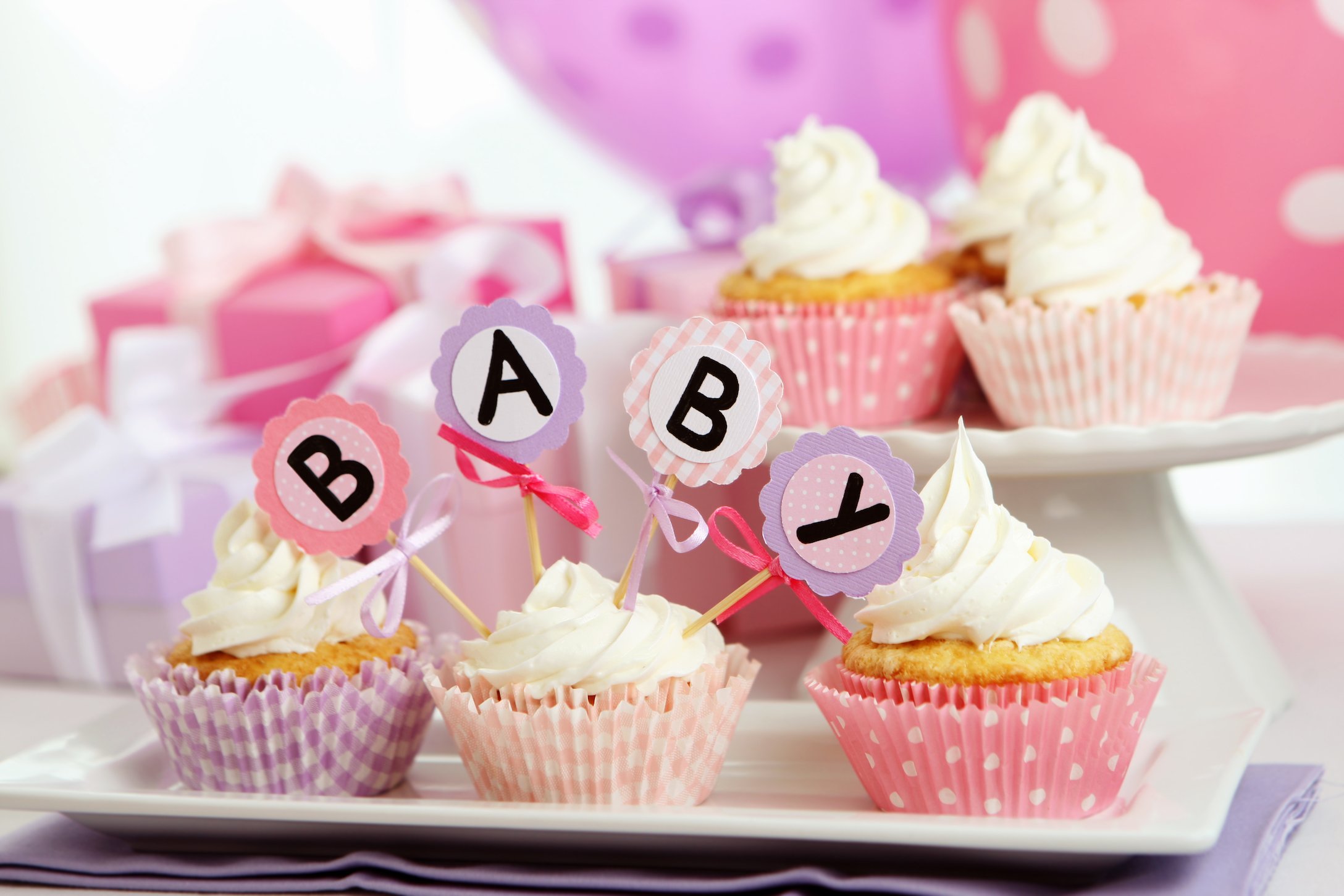 baby shower cupcakes