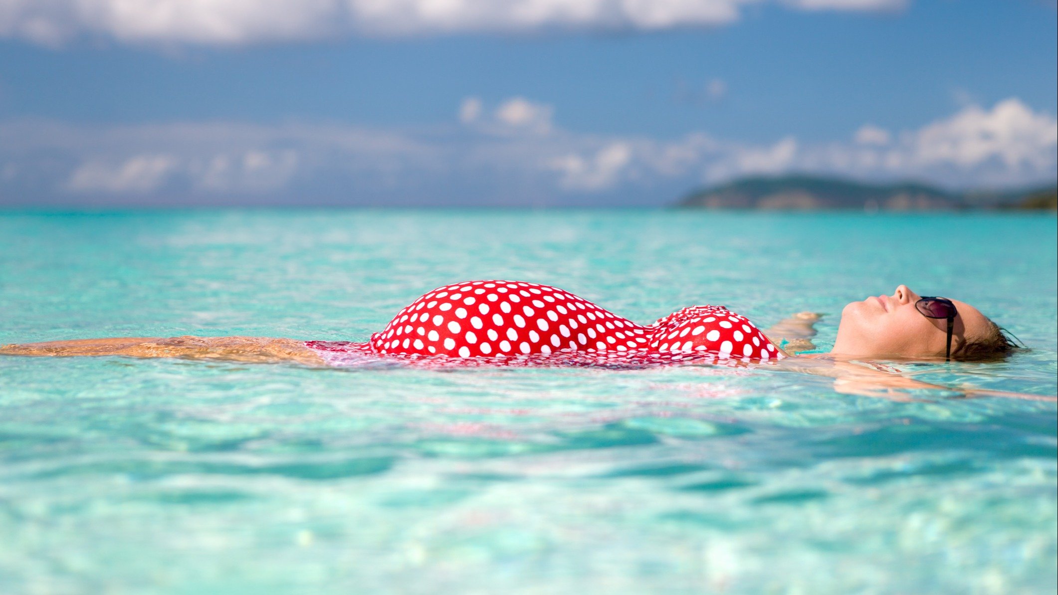 A pregnant woman on vacation