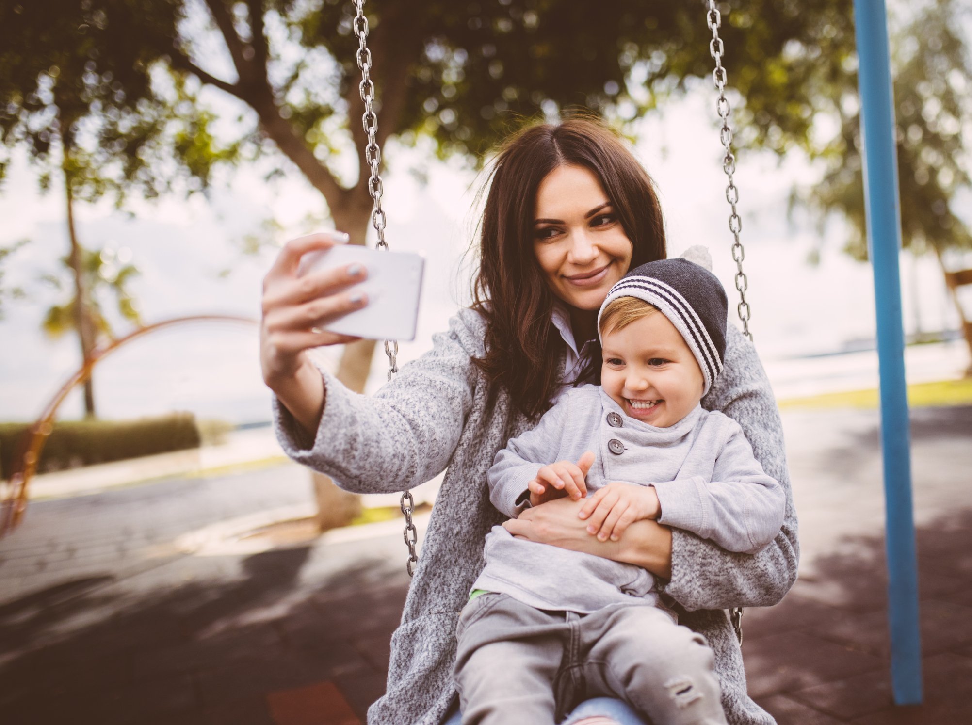 mom selfie on swing