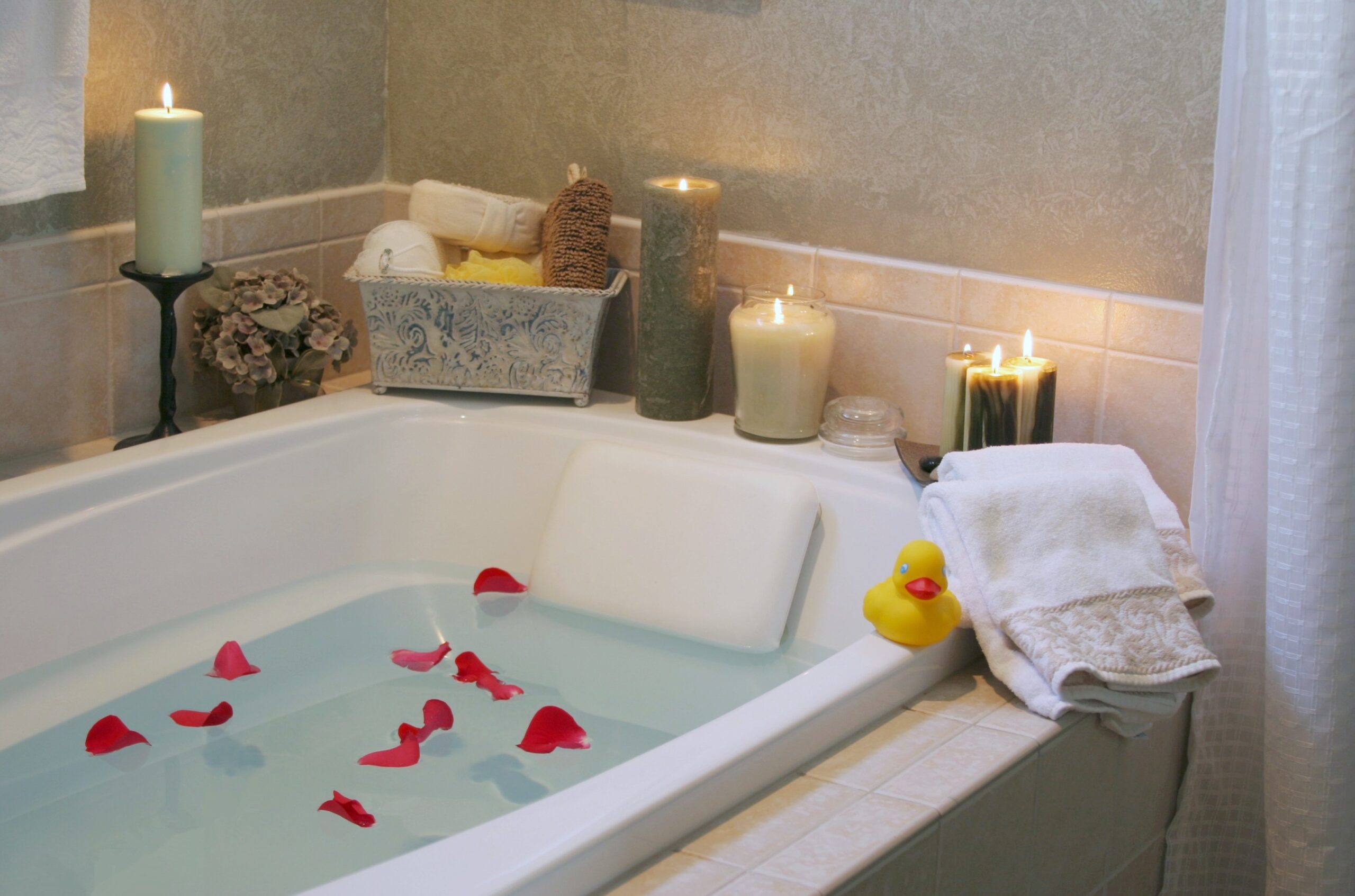 Beautiful, romantic bath with candles