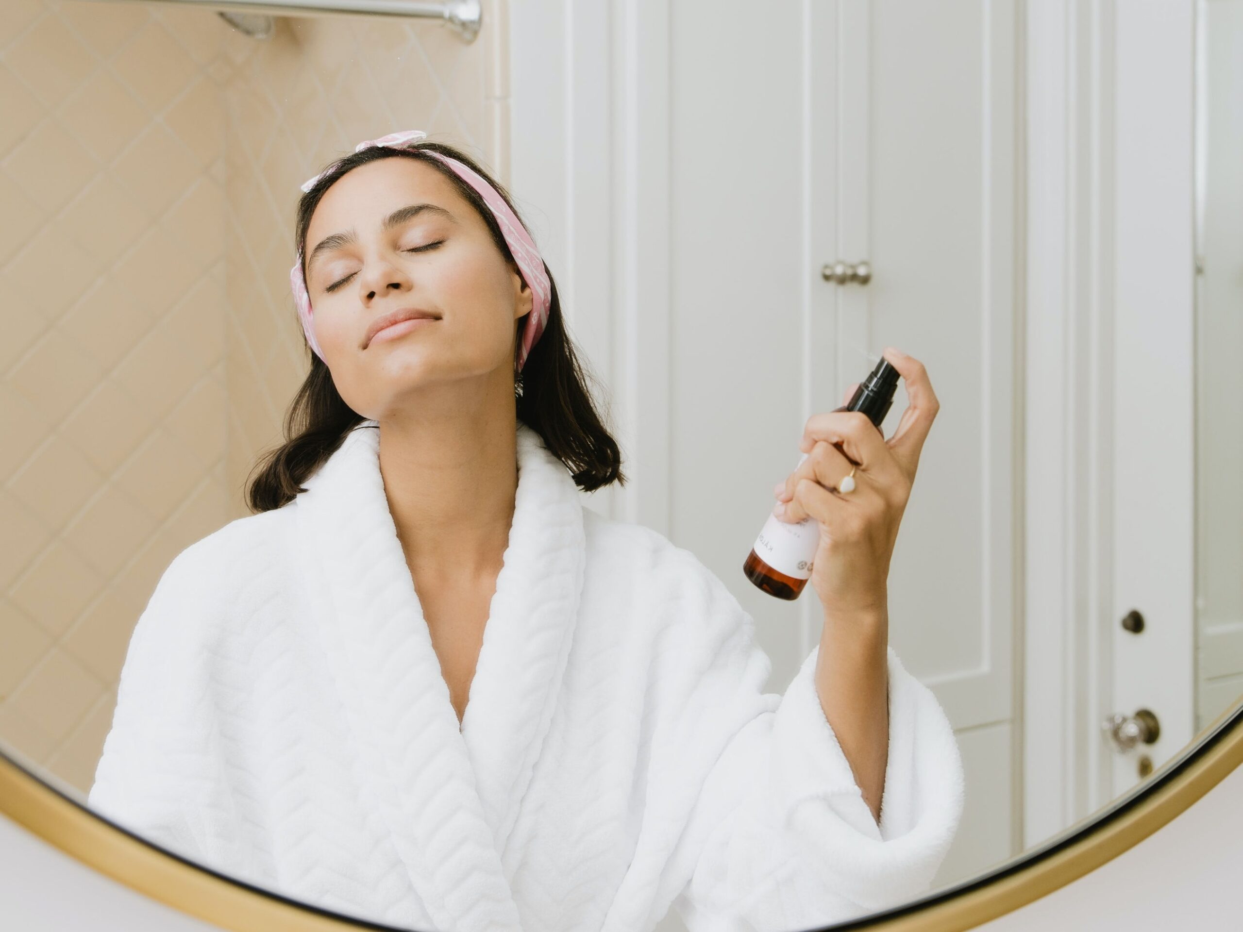 kalos-skincare-jyKa0Ynxvow-unsplash.jpg
