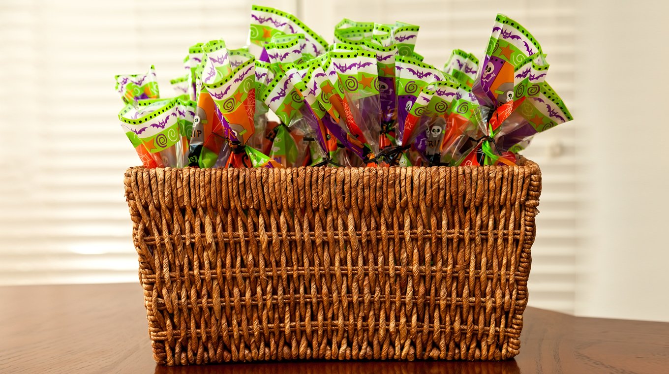 safe_halloween_candy_2.jpg