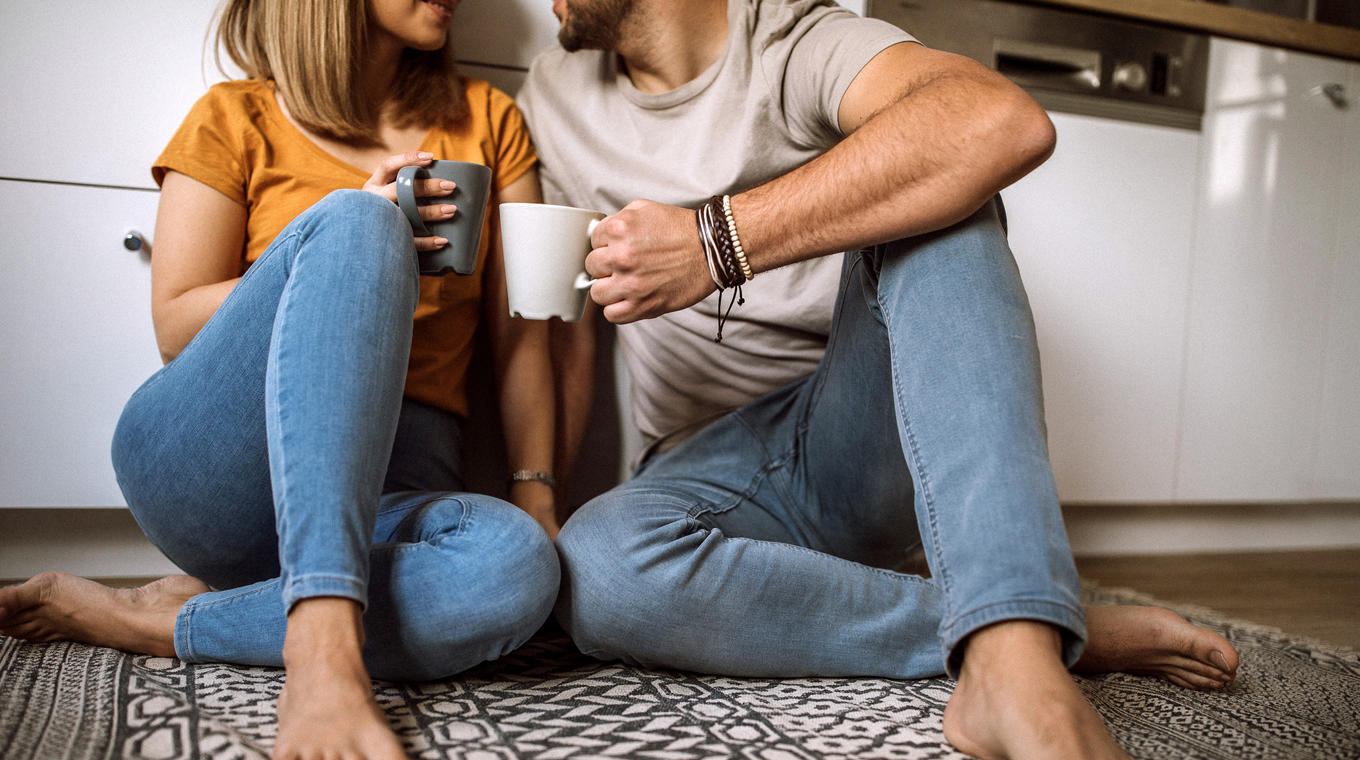 social-distance-couples-2.jpg