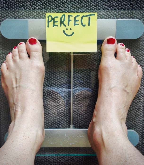 weighing-yourself-perfect_t20_jXBndN.jpg