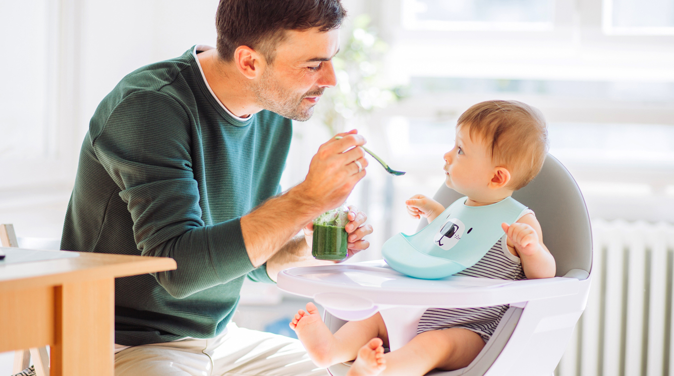 when_can_a_baby_eat_solid_food_2.jpg