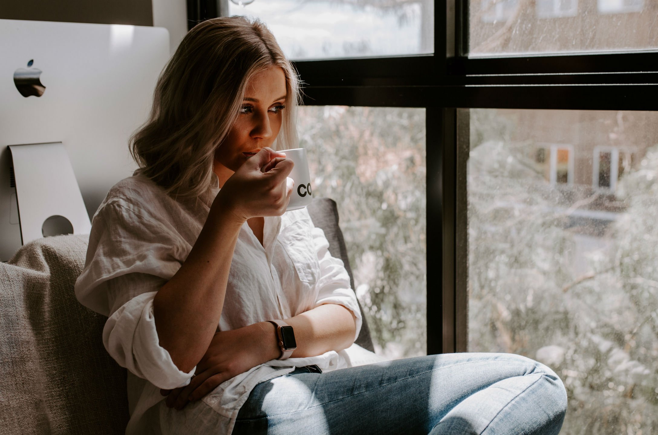 woman-drinking-mug