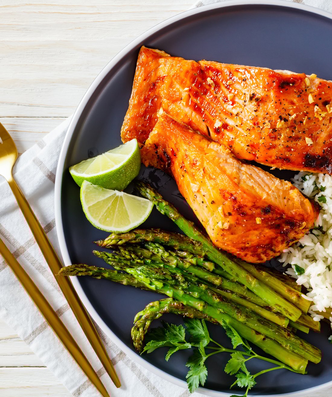 women_nutrients_salmon.jpg